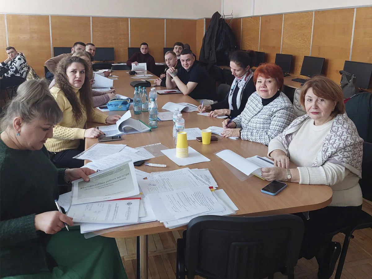 У ХНТУ обговорили підготовку кваліфікаційних робіт магістрів